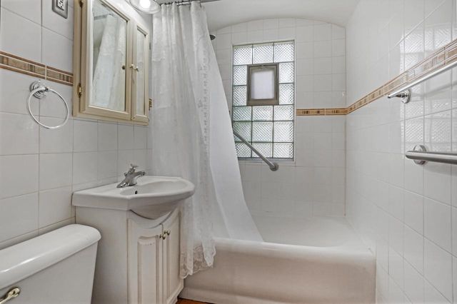 7003 W Mt Vernon AVENUE, Milwaukee, WI 53213