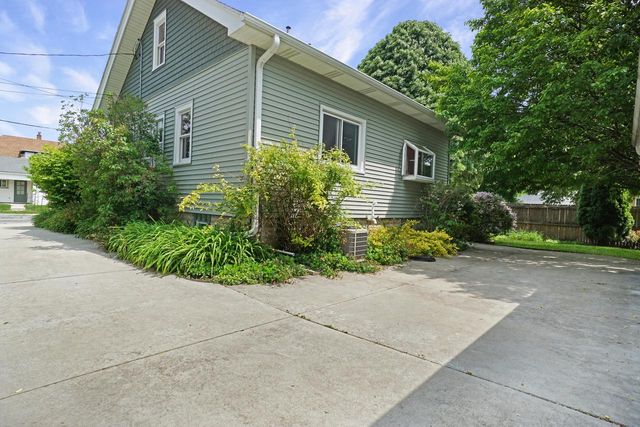 7003 W Mt Vernon AVENUE, Milwaukee, WI 53213