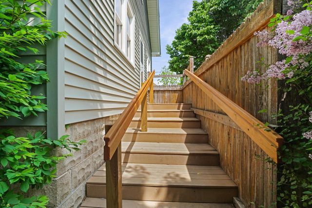 7003 W Mt Vernon AVENUE, Milwaukee, WI 53213