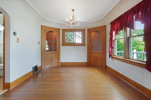 7003 W Mt Vernon AVENUE, Milwaukee, WI 53213