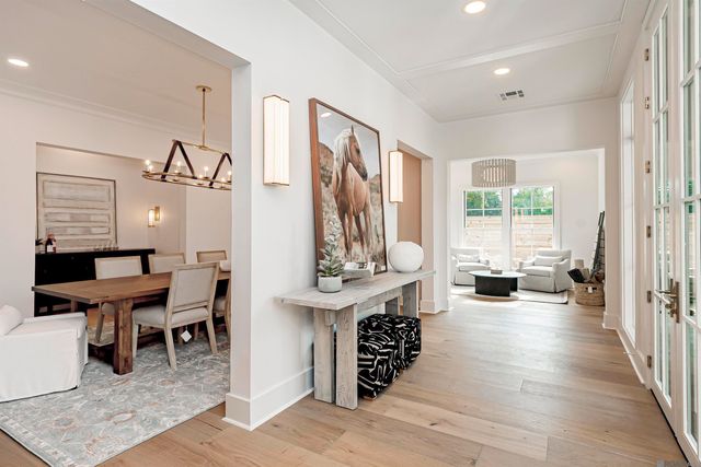 7855 Highland Rd, Baton Rouge, LA 70808