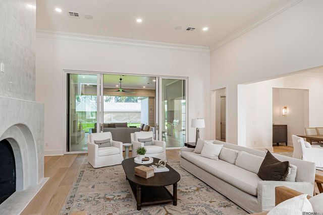 7855 Highland Rd, Baton Rouge, LA 70808