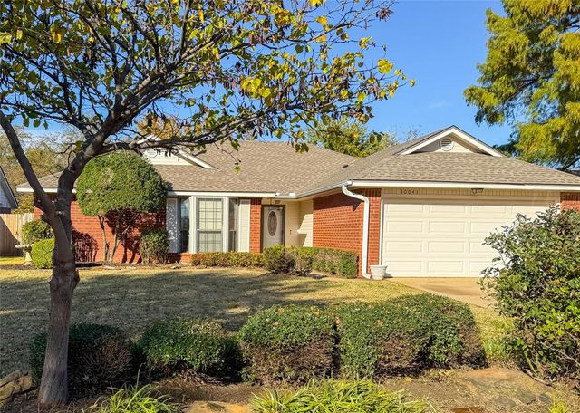 10041 Aberdeen Lane, Yukon, OK 73099