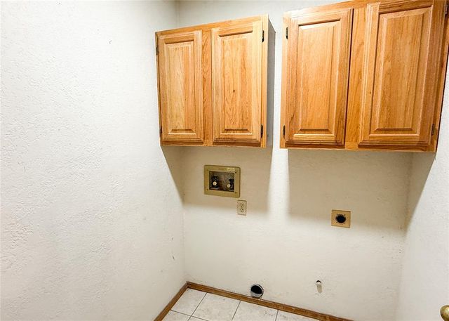 10041 Aberdeen Lane, Yukon, OK 73099