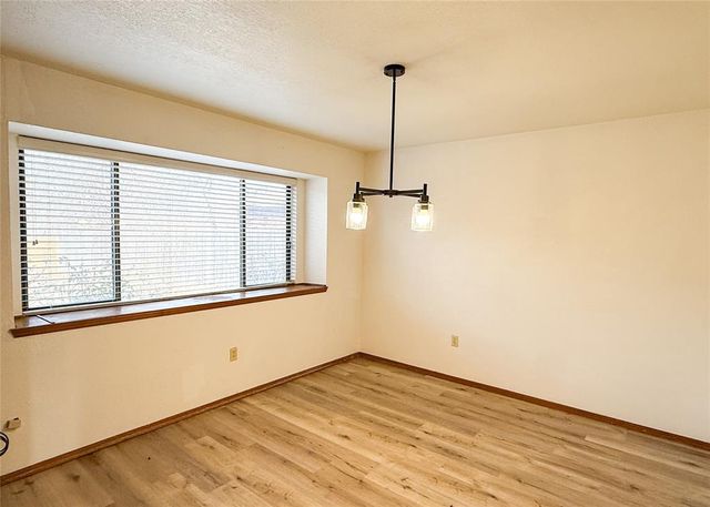 10041 Aberdeen Lane, Yukon, OK 73099