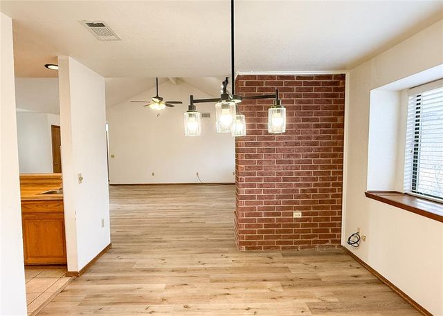 10041 Aberdeen Lane, Yukon, OK 73099