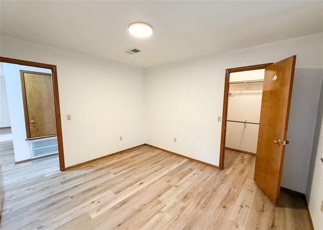 10041 Aberdeen Lane, Yukon, OK 73099