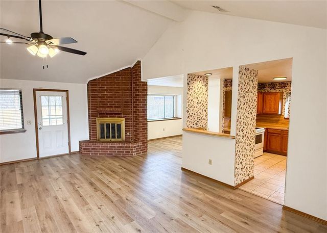 10041 Aberdeen Lane, Yukon, OK 73099