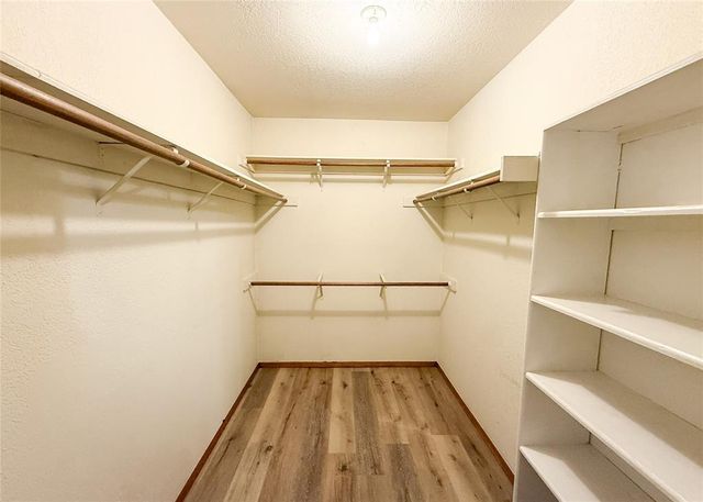 10041 Aberdeen Lane, Yukon, OK 73099