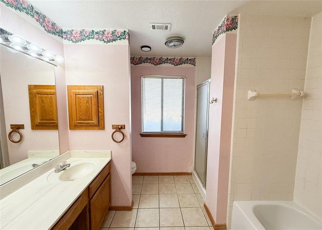 10041 Aberdeen Lane, Yukon, OK 73099