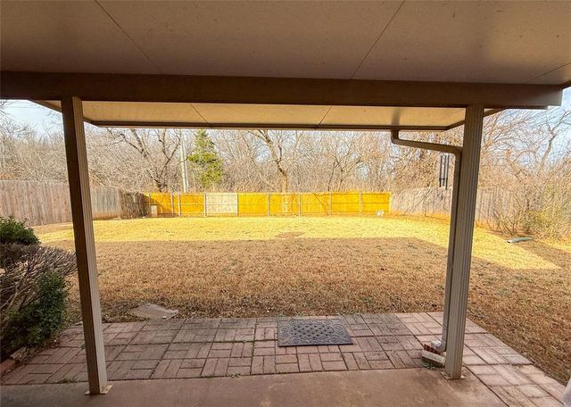 10041 Aberdeen Lane, Yukon, OK 73099