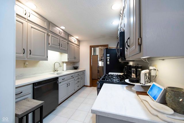 465 Camby Court, Greenwood, IN 46142