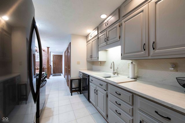 465 Camby Court, Greenwood, IN 46142