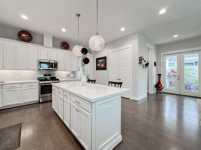1104 Pearl Wood Drive, Houston, TX 77008