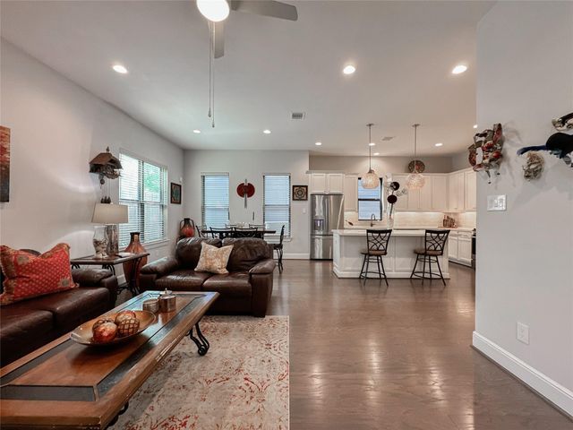 1104 Pearl Wood Drive, Houston, TX 77008