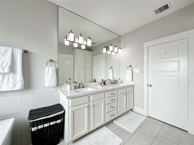 1104 Pearl Wood Drive, Houston, TX 77008