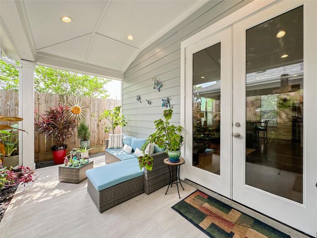 1104 Pearl Wood Drive, Houston, TX 77008