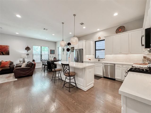 1104 Pearl Wood Drive, Houston, TX 77008