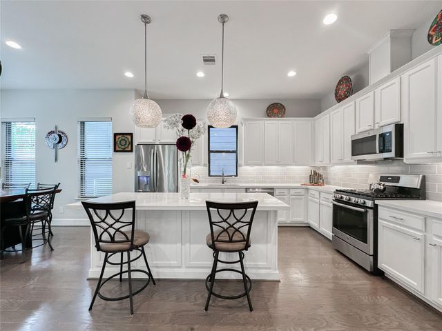 1104 Pearl Wood Drive, Houston, TX 77008
