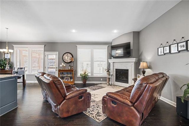 18506 W 194th Terrace, Spring Hill, KS 66083
