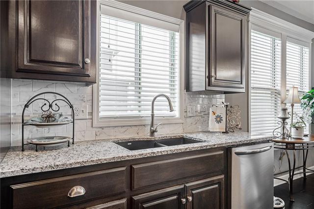 18506 W 194th Terrace, Spring Hill, KS 66083