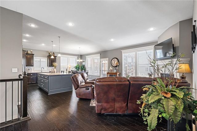 18506 W 194th Terrace, Spring Hill, KS 66083