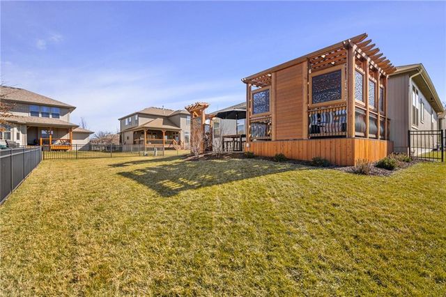 18506 W 194th Terrace, Spring Hill, KS 66083