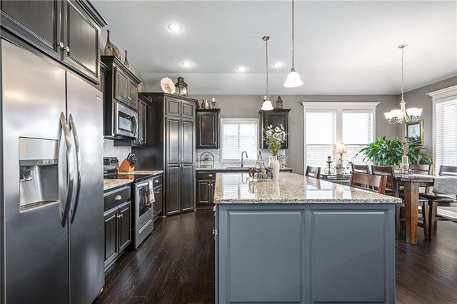 18506 W 194th Terrace, Spring Hill, KS 66083
