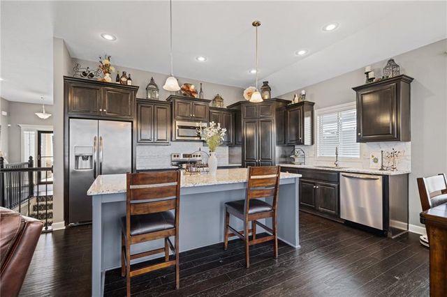 18506 W 194th Terrace, Spring Hill, KS 66083