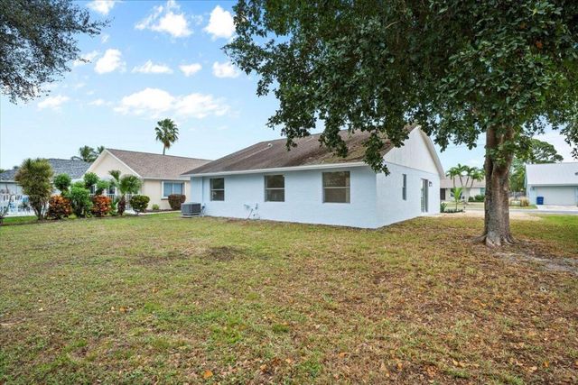 126 Wandering Trail, Jupiter, FL 33458