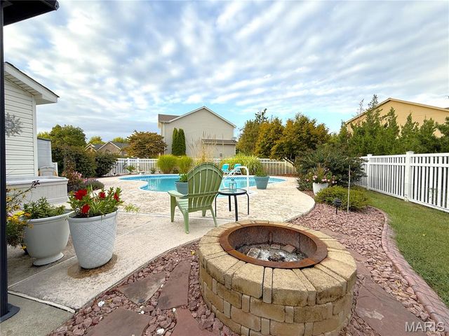 3110 Canyon Creek Road, Belleville, IL 62221