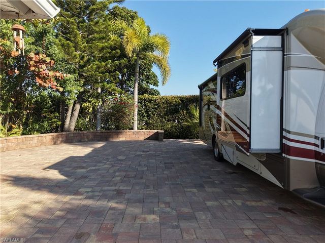 10337 Nightwood Dr., Fort Myers, FL 33905