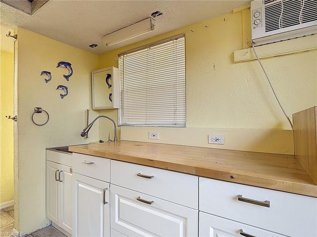 10337 Nightwood Dr., Fort Myers, FL 33905