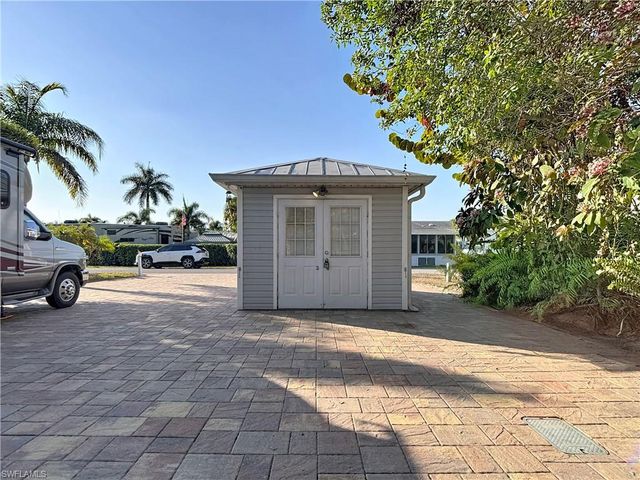 10337 Nightwood Dr., Fort Myers, FL 33905