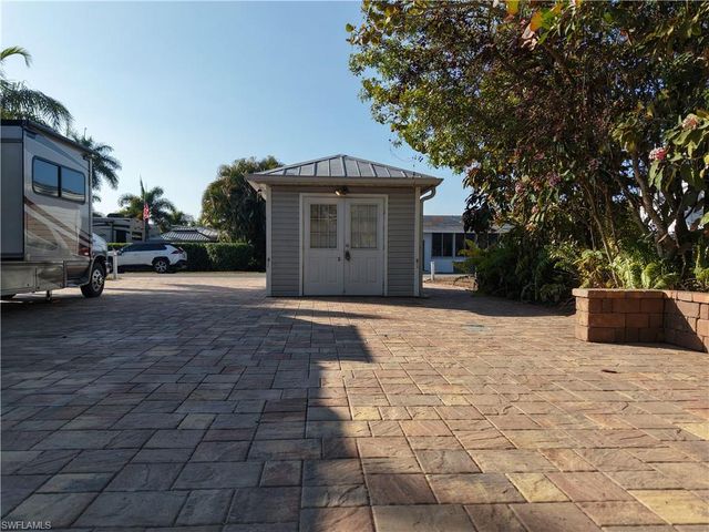 10337 Nightwood Dr., Fort Myers, FL 33905