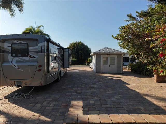 10337 Nightwood Dr., Fort Myers, FL 33905