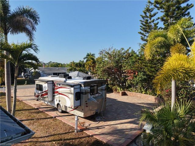 10337 Nightwood Dr., Fort Myers, FL 33905