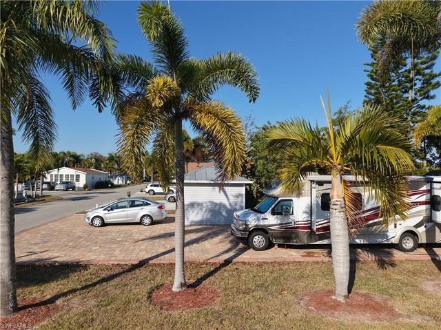 10337 Nightwood Dr., Fort Myers, FL 33905