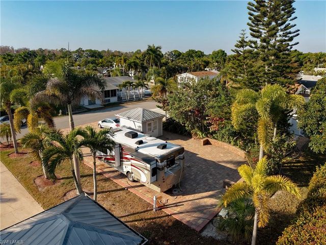 10337 Nightwood Dr., Fort Myers, FL 33905