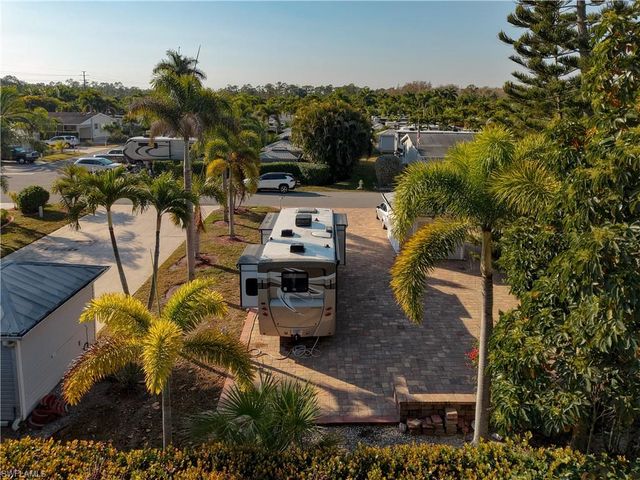 10337 Nightwood Dr., Fort Myers, FL 33905