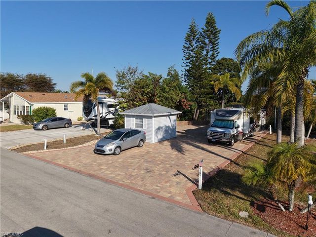 10337 Nightwood Dr., Fort Myers, FL 33905