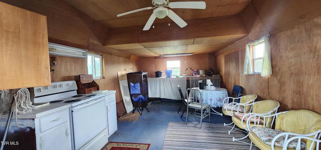 34386 Lee Highway, Glade Spring, VA 24340