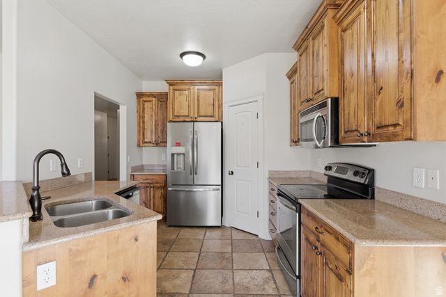 282 CASCADE CT, Saratoga Springs, UT 84045