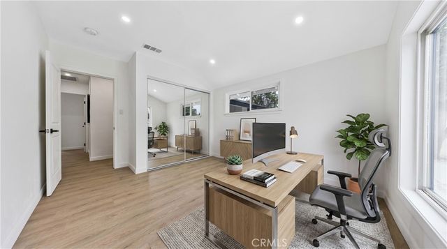 13907 Wyandotte, Van Nuys, CA 91405