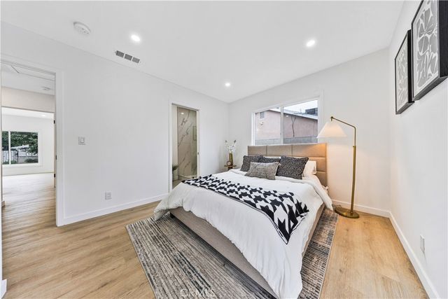 13907 Wyandotte, Van Nuys, CA 91405