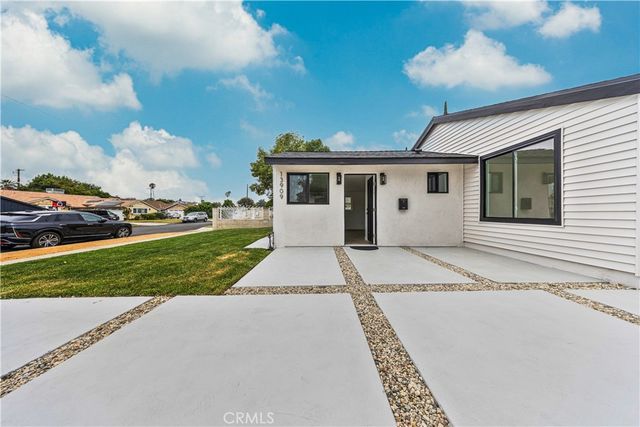 13907 Wyandotte, Van Nuys, CA 91405