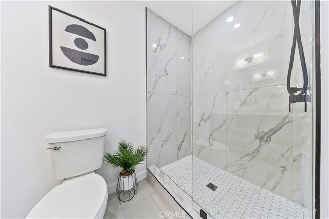 13907 Wyandotte, Van Nuys, CA 91405
