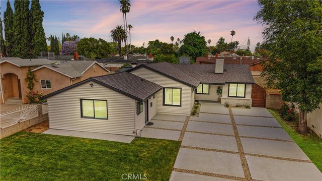 13907 Wyandotte, Van Nuys, CA 91405