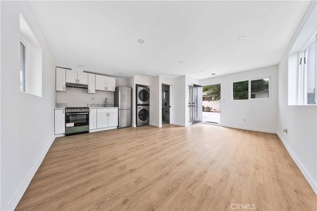 13907 Wyandotte, Van Nuys, CA 91405