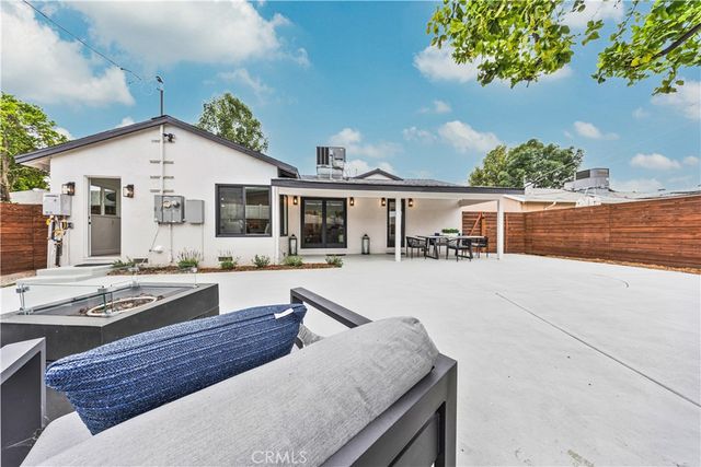 13907 Wyandotte, Van Nuys, CA 91405